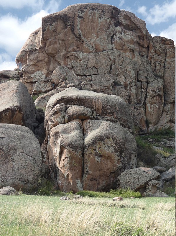 Святой Камень Аулиетас 1.jpg