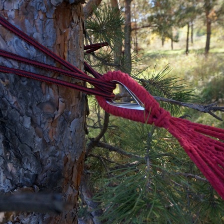 Гамак с деревянным креплением красный в полоску