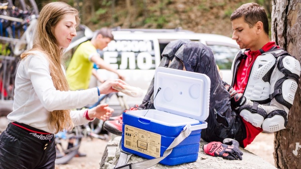 izotermicheskiy_konteyner_tm_arktika_60_l_art_2000_60_zelyenyy