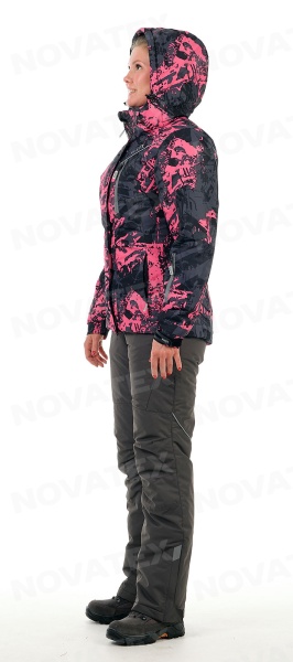 kostyum_gratsiya_taslan_dobbi_fuksiya_payer