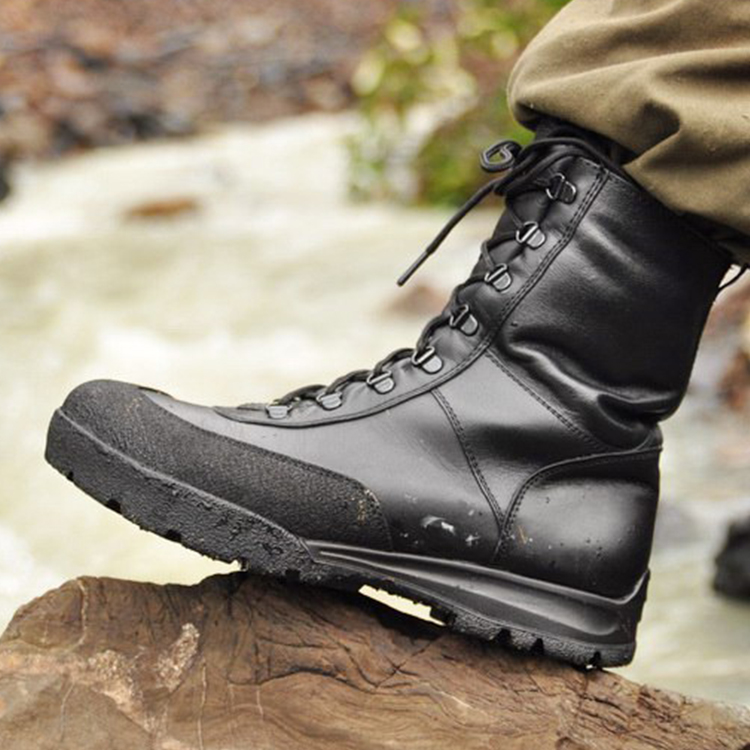 Во что обуться туристу.jpg