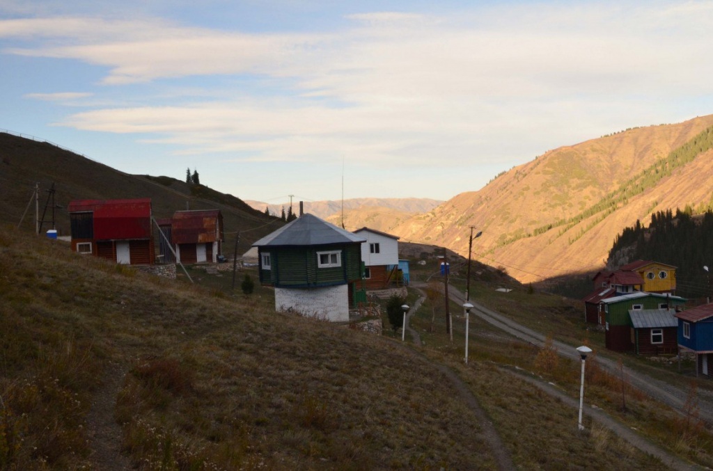 Кольсайские озера 7.jpg Кольсайские озера 7.jpg