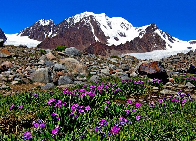 Пик талгар уникальный казахстан 1.jpg Пик талгар уникальный казахстан 1.jpg